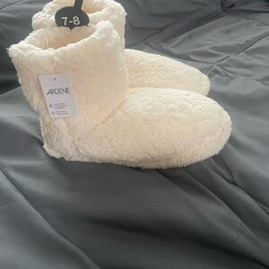 Ivory fluffy bootie slippers